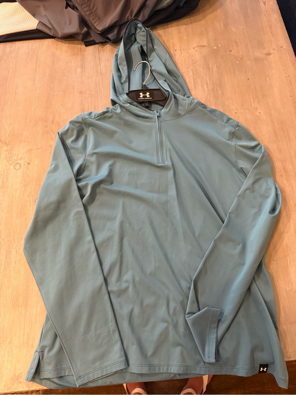 Under Armour storm Men's Light Blue 1/4 zip Hooded Performance golf Pullover